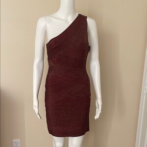 Stretta One-Shoulder Wine Bandage Bodycon Dress